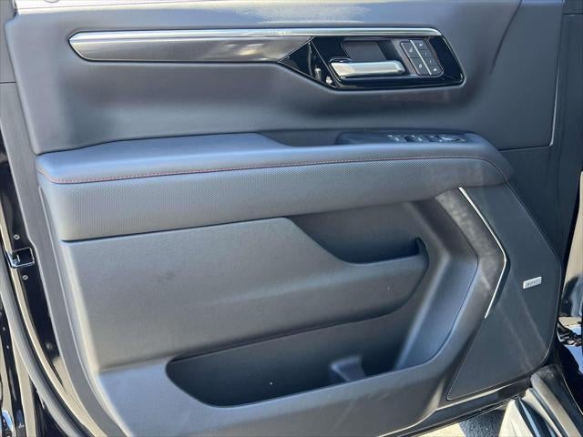 2025 Chevrolet Suburban RST