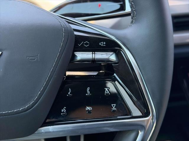2026 Cadillac VISTIQ Premium Luxury
