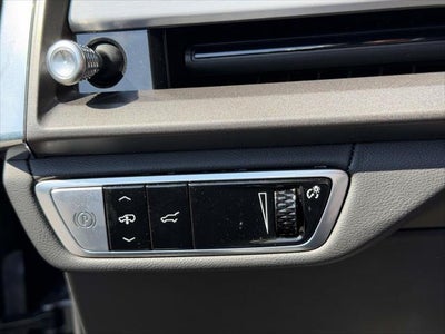 2026 Cadillac VISTIQ Platinum