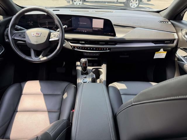 2024 Cadillac XT4 AWD Luxury