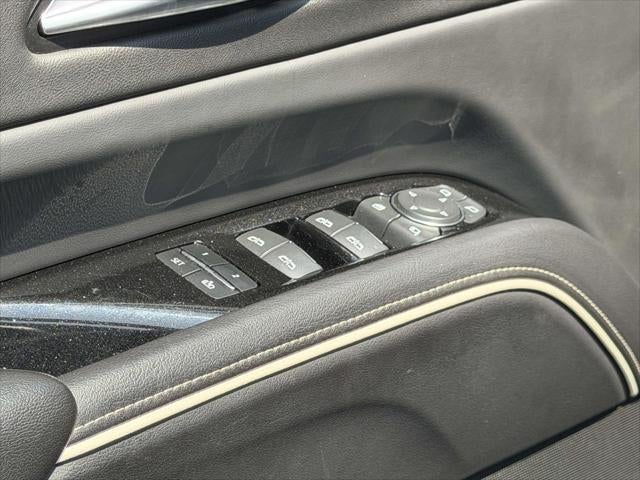 2024 Cadillac Escalade ESV 4WD Luxury