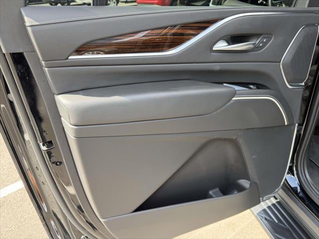 2023 Cadillac Escalade ESV 4WD Luxury