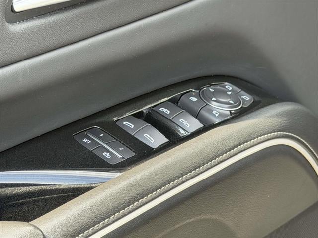 2023 Cadillac Escalade ESV 4WD Luxury