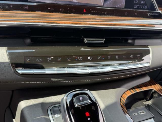 2023 Cadillac Escalade ESV 4WD Luxury