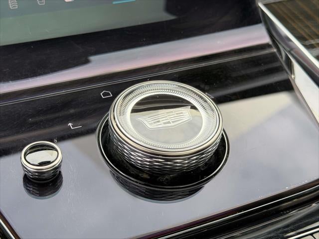 2025 Cadillac Escalade ESV 4WD Premium Luxury