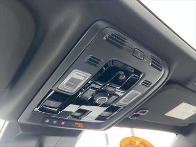 2025 Cadillac Escalade ESV 4WD Premium Luxury