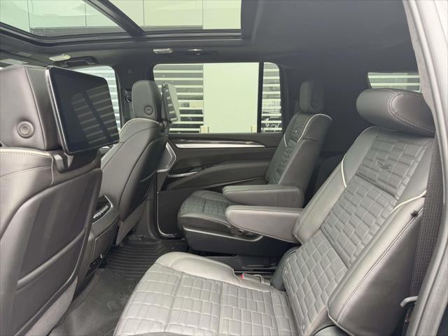 2025 Cadillac Escalade ESV AWD V-Series