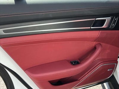 2023 Porsche Panamera 4 Platinum Edition