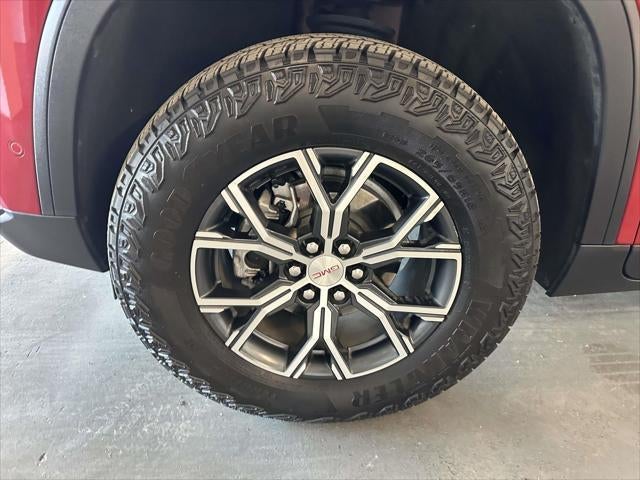2024 GMC Acadia AT4