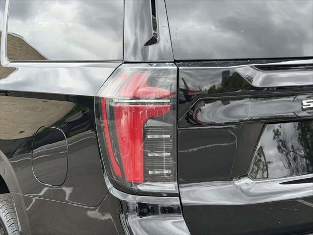 2025 Chevrolet Suburban LT