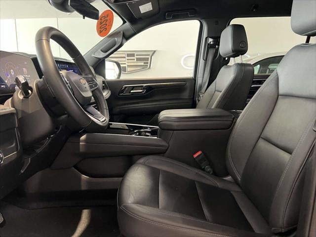 2025 Chevrolet Suburban LT