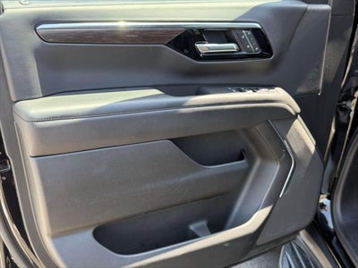 2025 Chevrolet Suburban LT
