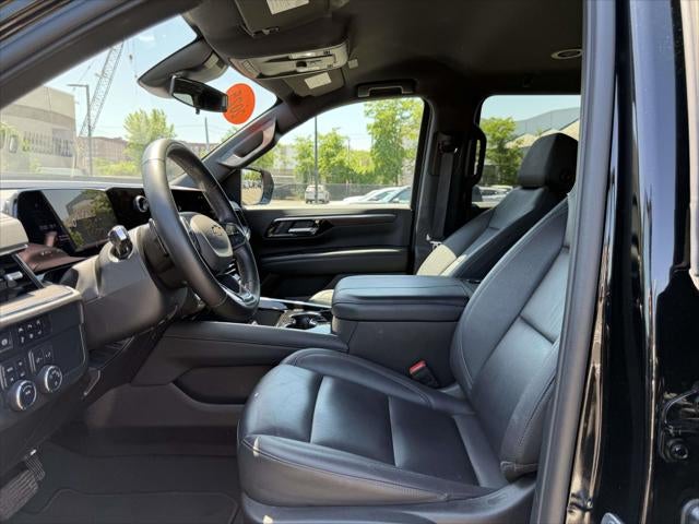 2025 Chevrolet Suburban LT