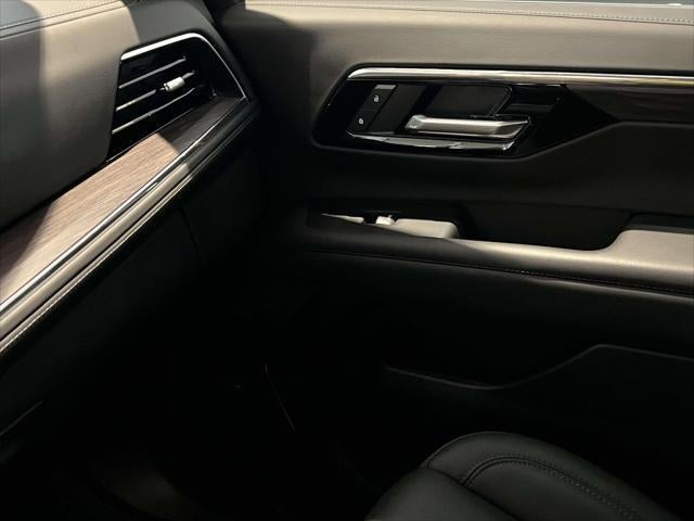 2025 Chevrolet Suburban LT