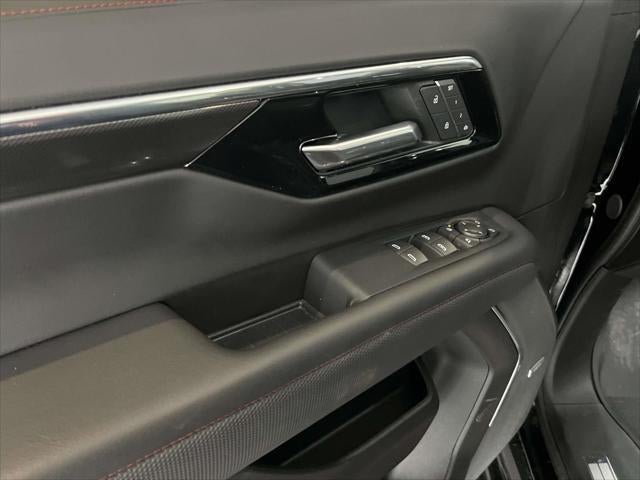 2025 Chevrolet Suburban RST