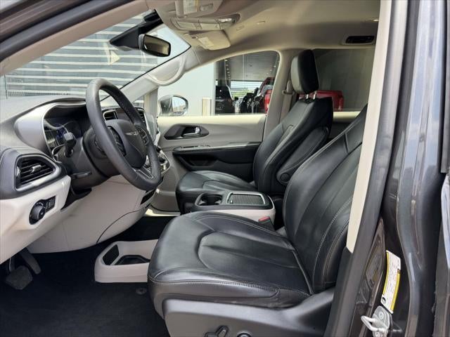 2022 Chrysler Pacifica Hybrid Touring L