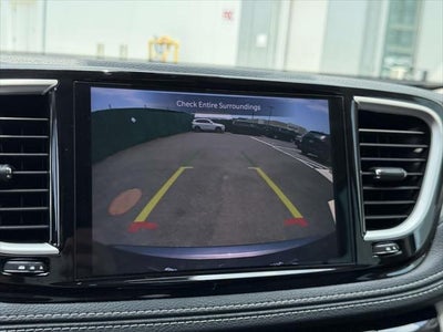 2022 Chrysler Pacifica Hybrid Touring L