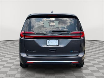 2022 Chrysler Pacifica Hybrid Touring L