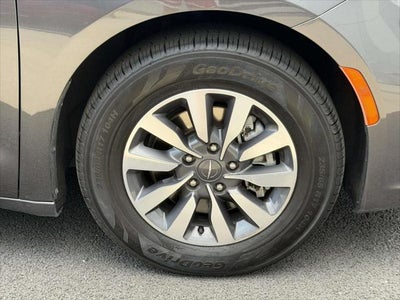 2022 Chrysler Pacifica Hybrid Touring L