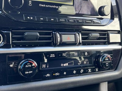 2024 Nissan Pathfinder SL