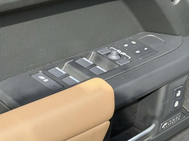 2026 Land Rover Defender X-Dynamic SE