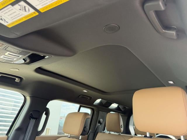2026 Land Rover Defender X-Dynamic SE