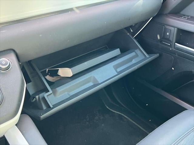 2025 Land Rover Defender S