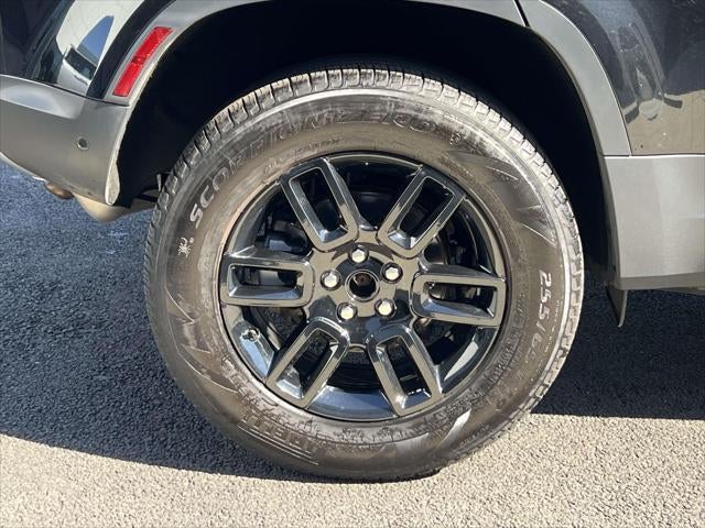 2025 Land Rover Defender S