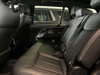 2025 Land Rover Range Rover SE