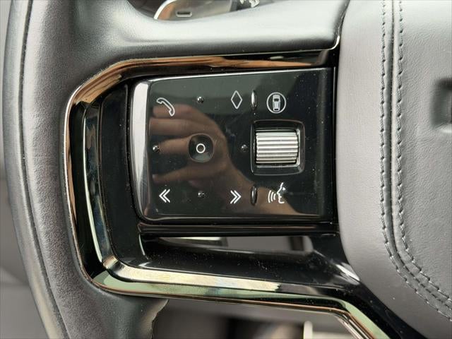 2025 Land Rover Range Rover Velar Dynamic SE