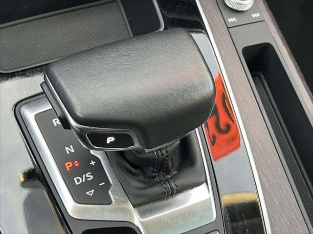 2022 Audi Q5 S line Premium