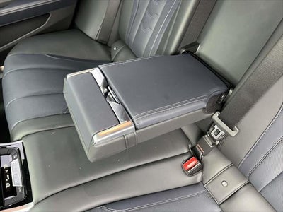 2025 BMW 8 Series M850i