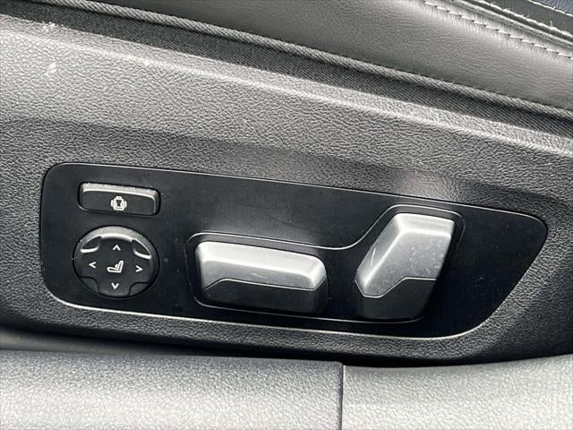 2025 BMW 8 Series M850i