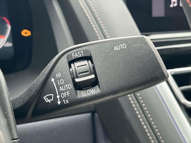 2025 BMW 8 Series M850i